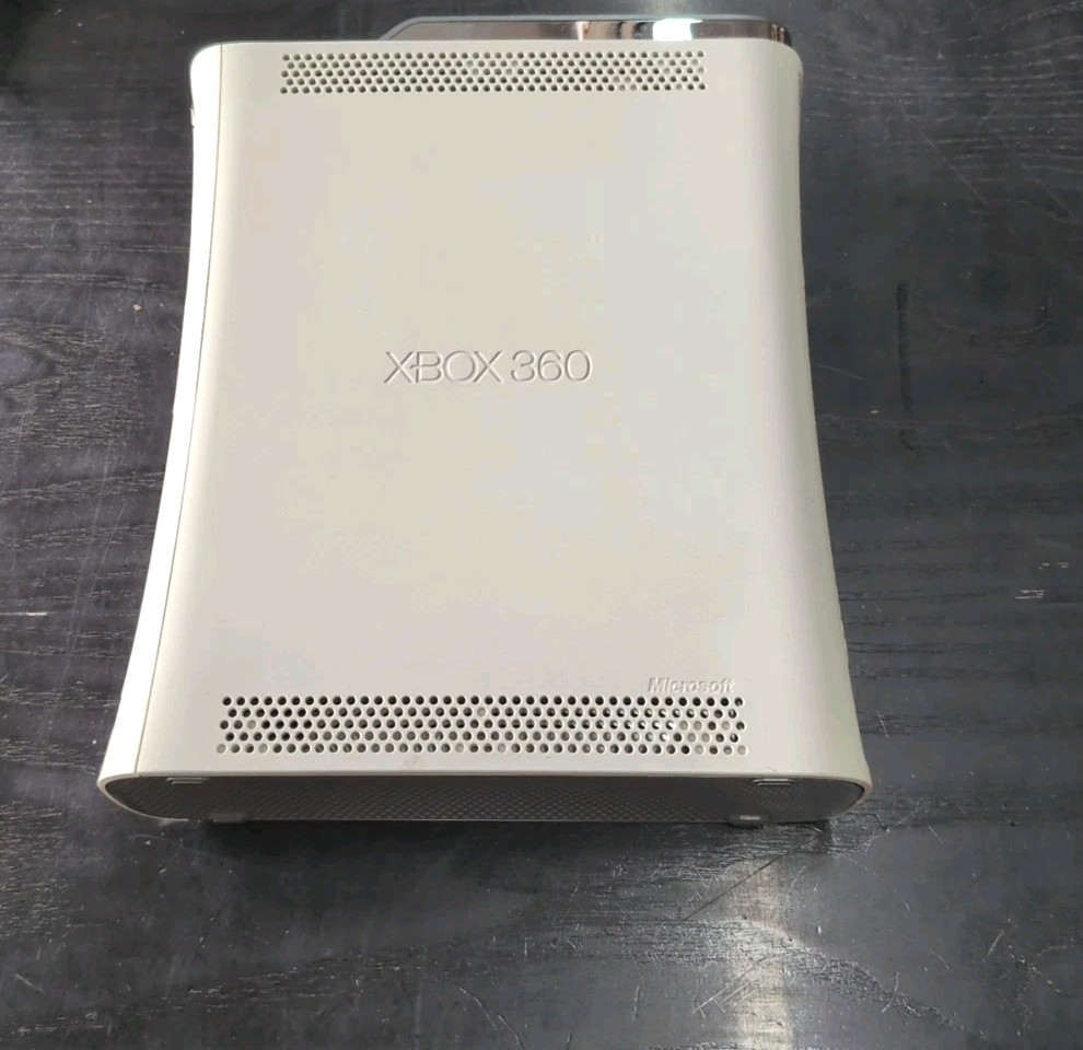 XBox 360 Matte White Video Game Console 15GB Very Clean Tested With Remote