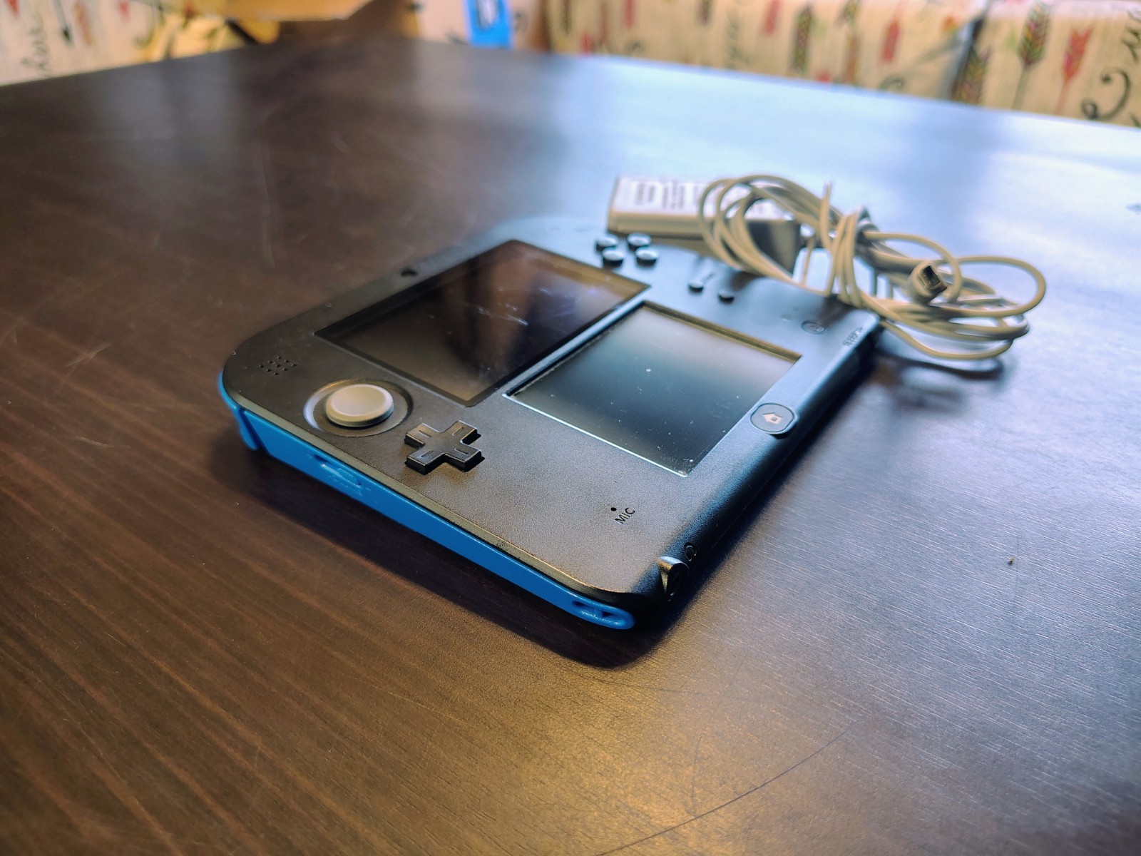 Nintendo 2DS Black/Blue Handheld System FTR-001