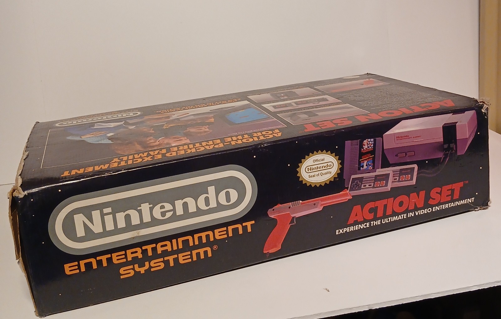 Nintendo NES Action Set w/ Console, 1 Controllers, Zapper, Cords, x2 Games