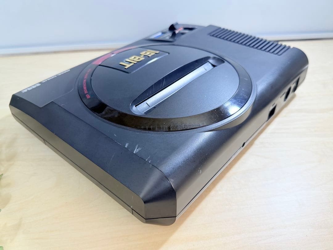 SEGA Mega Drive 16bit Console Black VA4 Triple Buypass Stereo RGB Cable USED