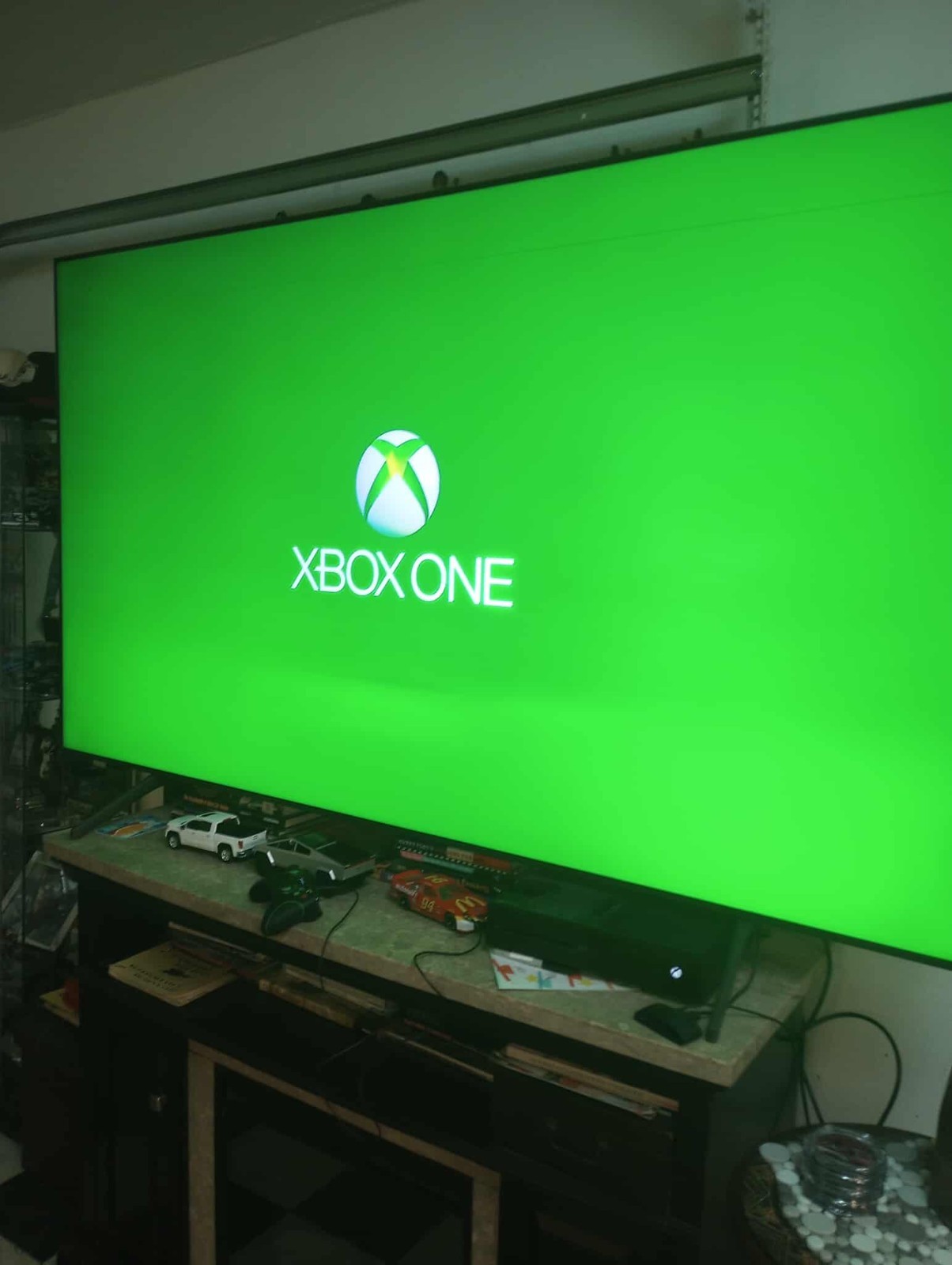 xbox one console w/ headphones and controller USED tested