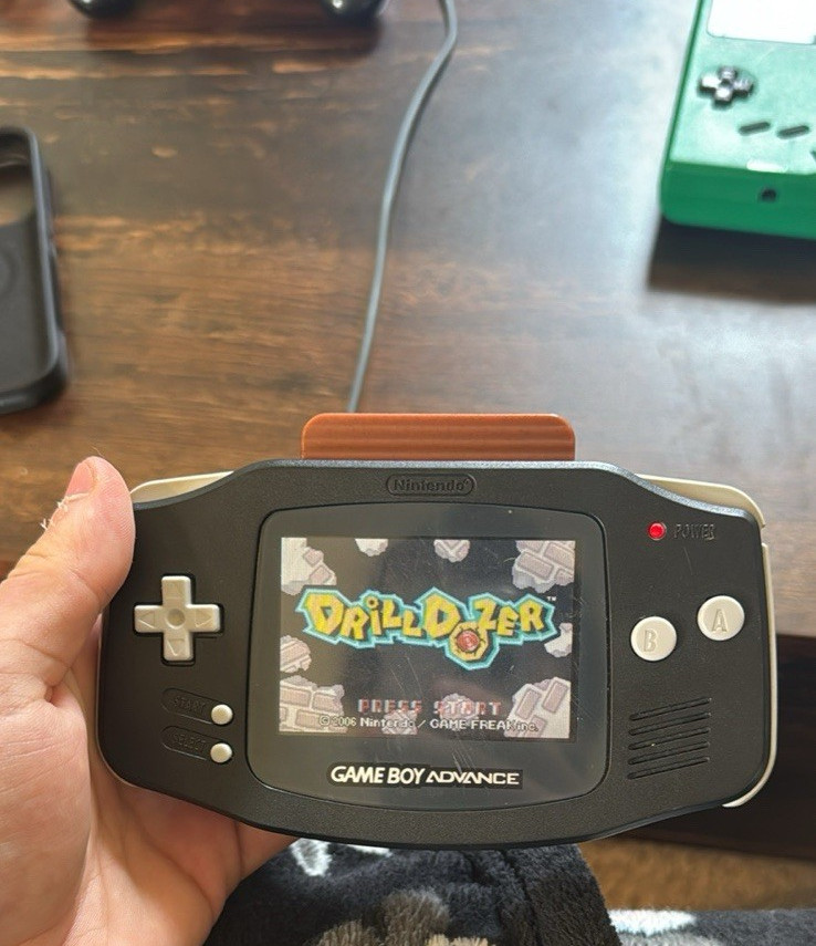 Gameboy Advance with AGS-101 Screen Mod