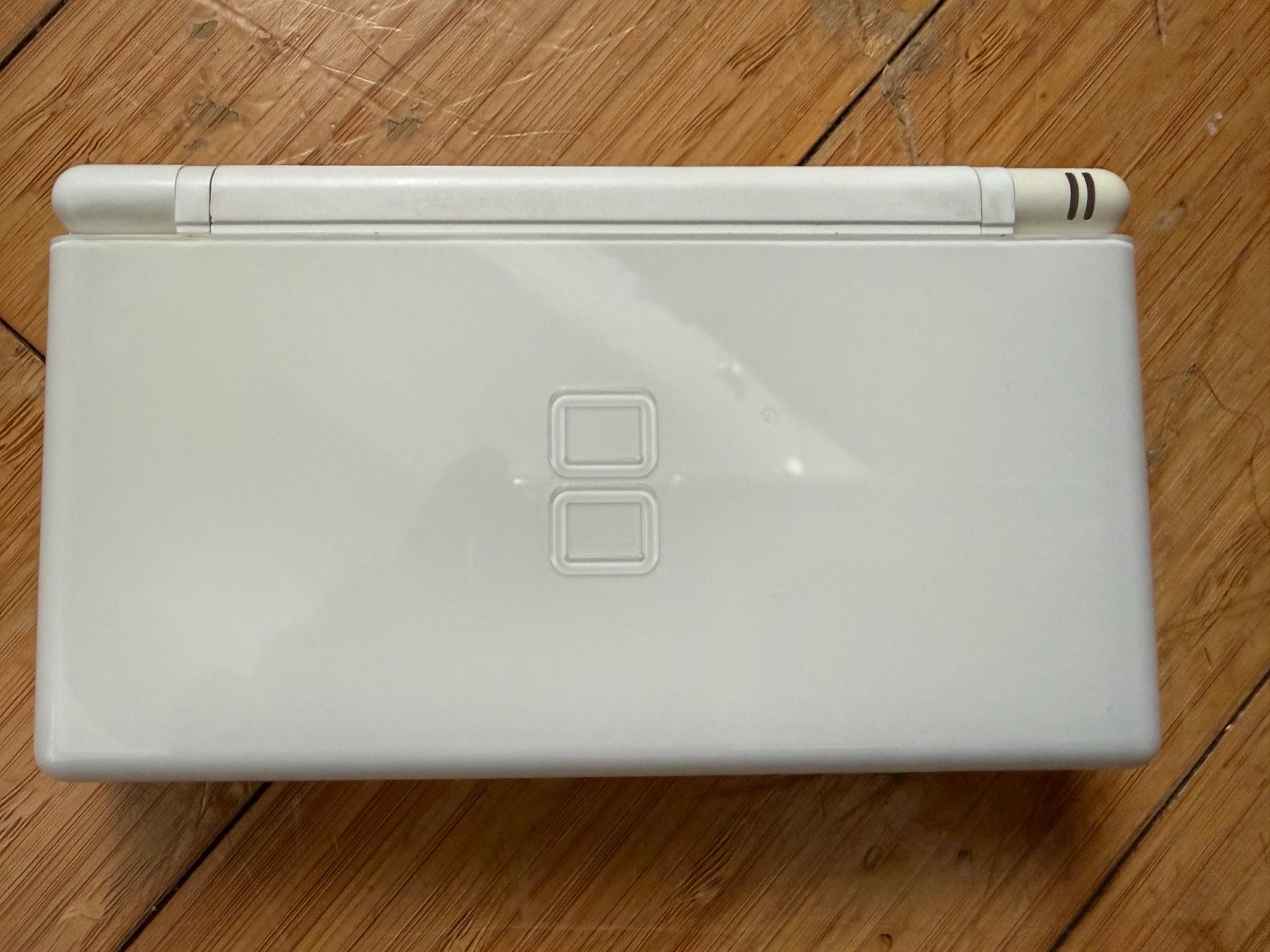 Nintendo DS Lite Handheld Console – Polar White