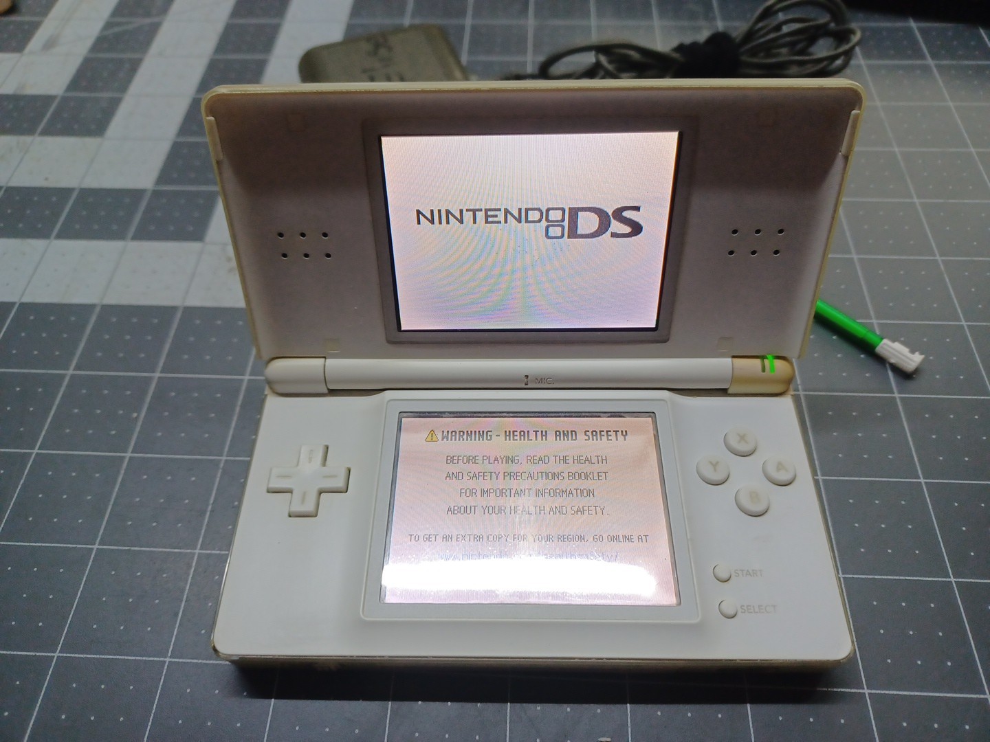 Nintendo DS Lite – Polar White- Tested Working- Reset