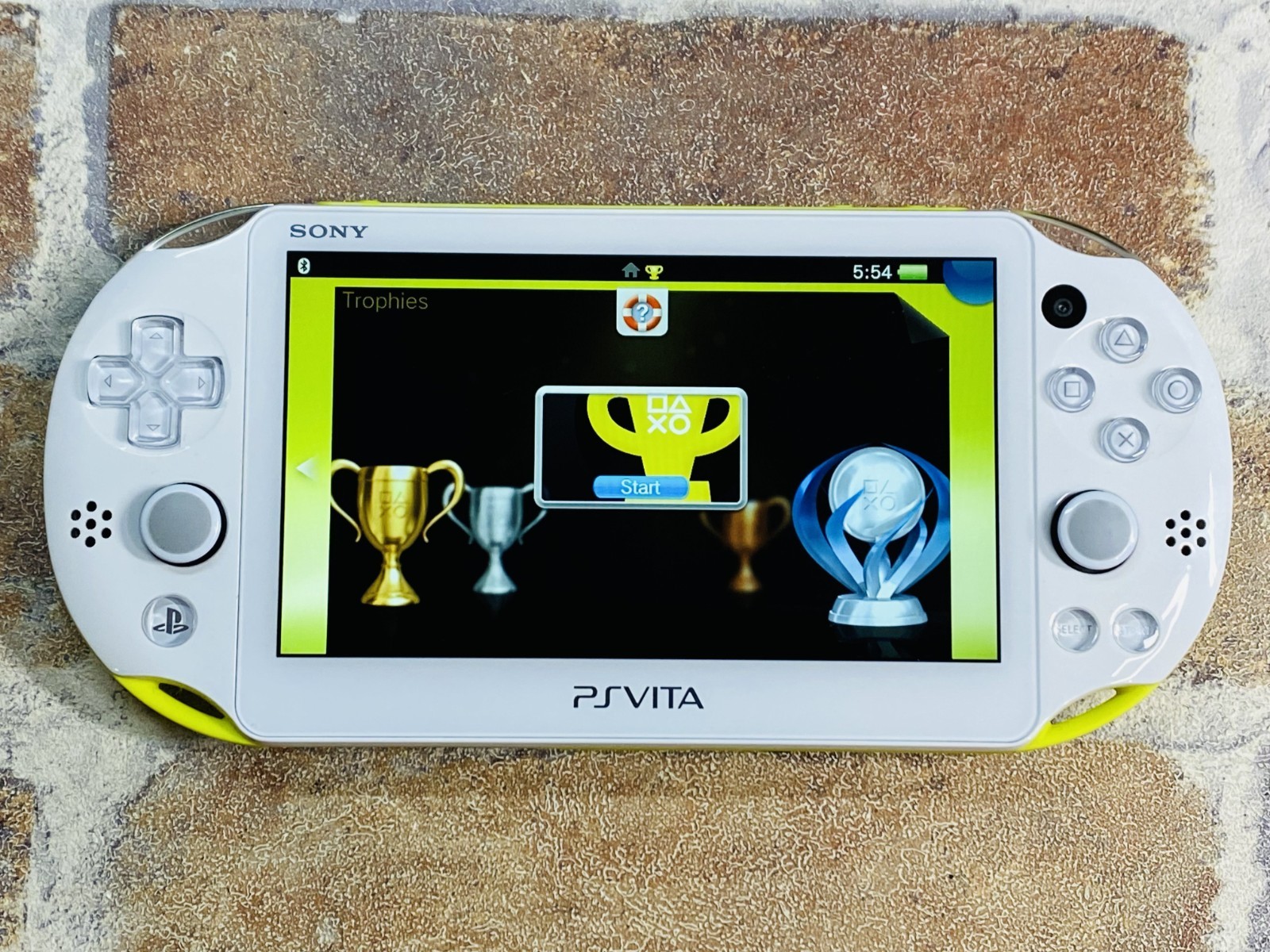 Sony PS Vita Lime Green/White PCH 2000 ZA13 Playstation Charger 16GB Tested Ex