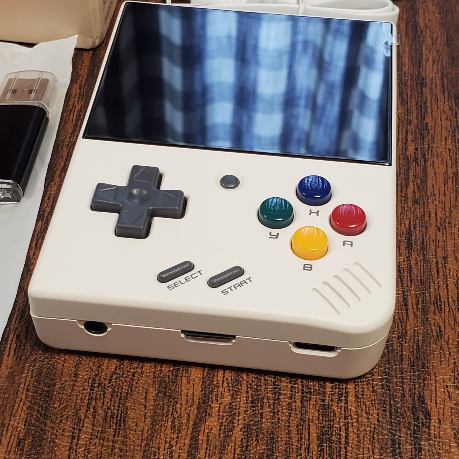 Miyoo Mini Plus White Open Source Retro Handheld Game Console. NEW. US SHIPPING
