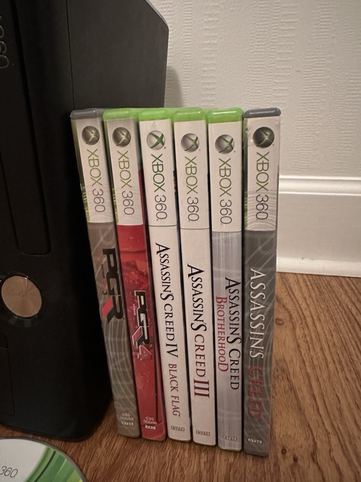 Microsoft Xbox 360 S 4GB Console, One Controller/12 Games