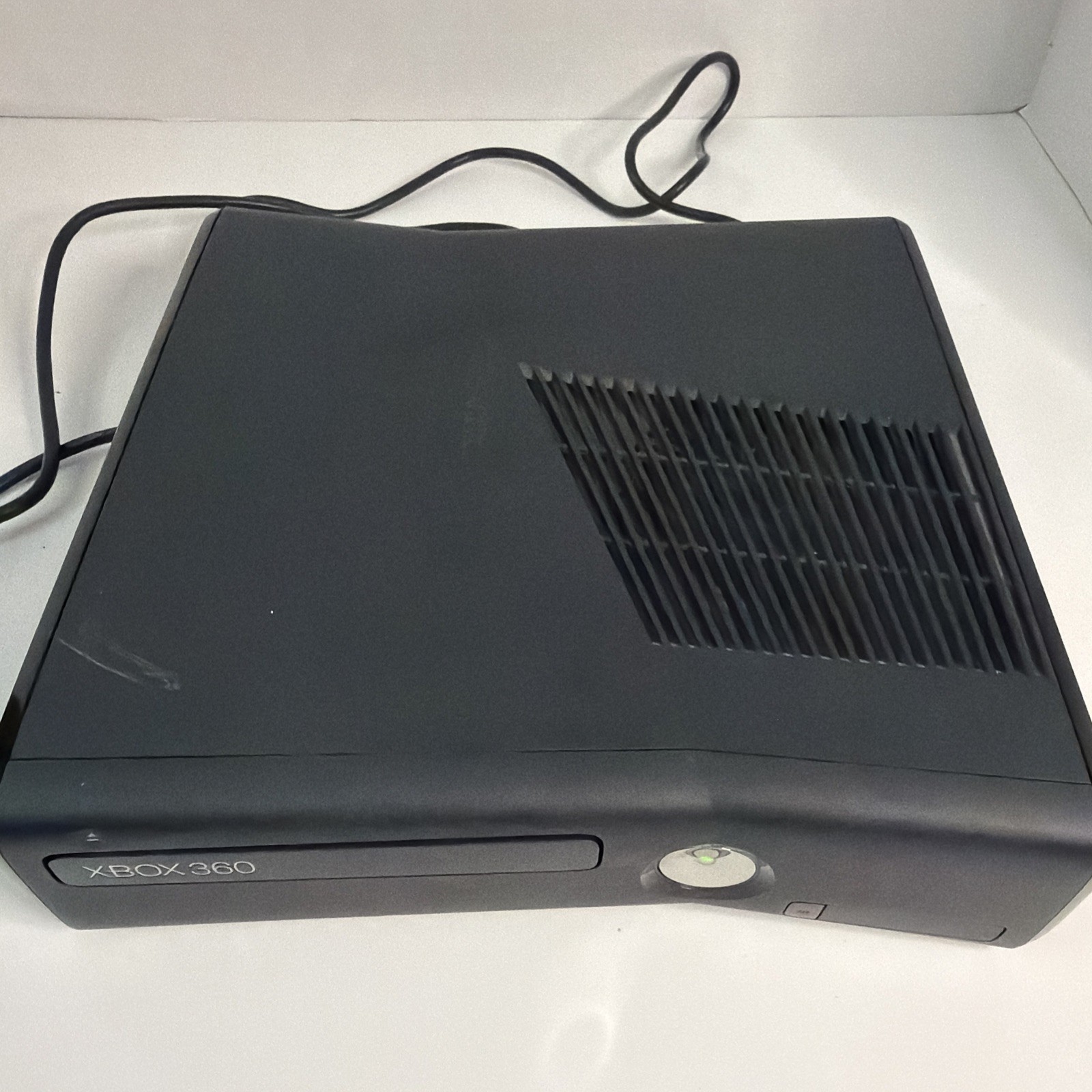 Microsoft Xbox 360 S 4GB Console Gaming System Only Matte Black 1439 Tested