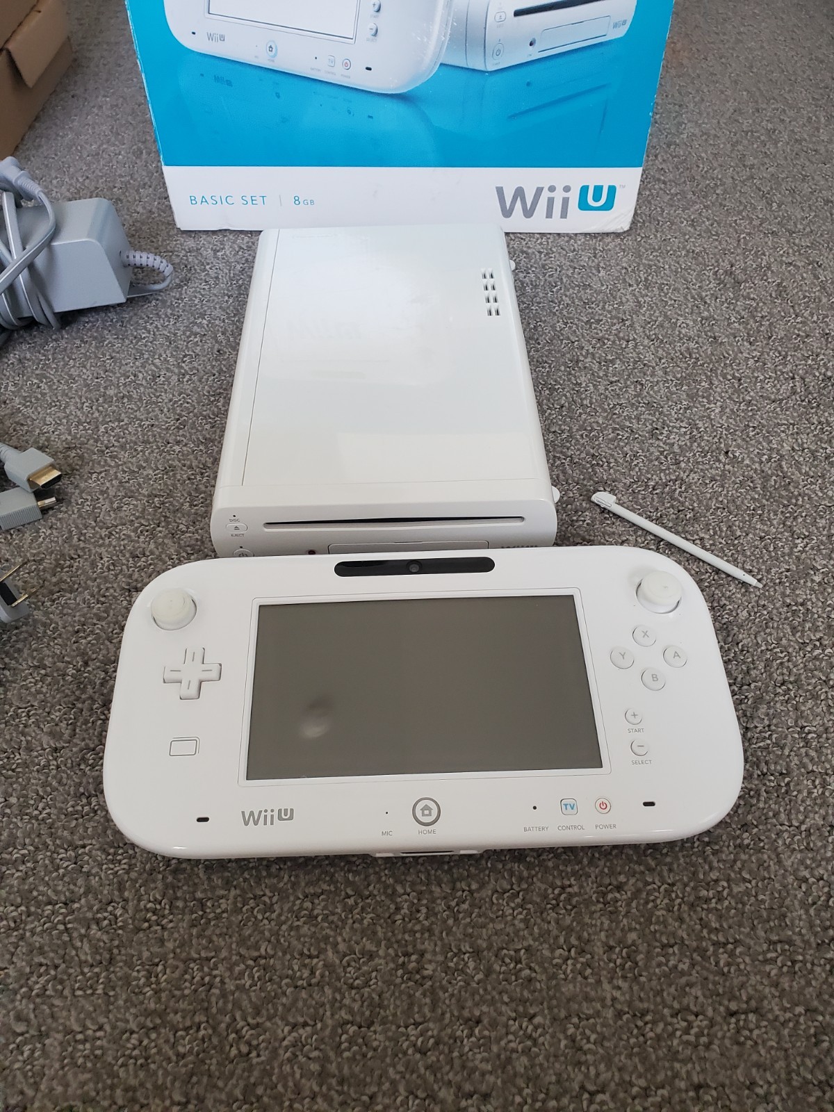 (PLEASE READ) Nintendo Wii U 8GB Console White Gamepad Video Game System w/ Box
