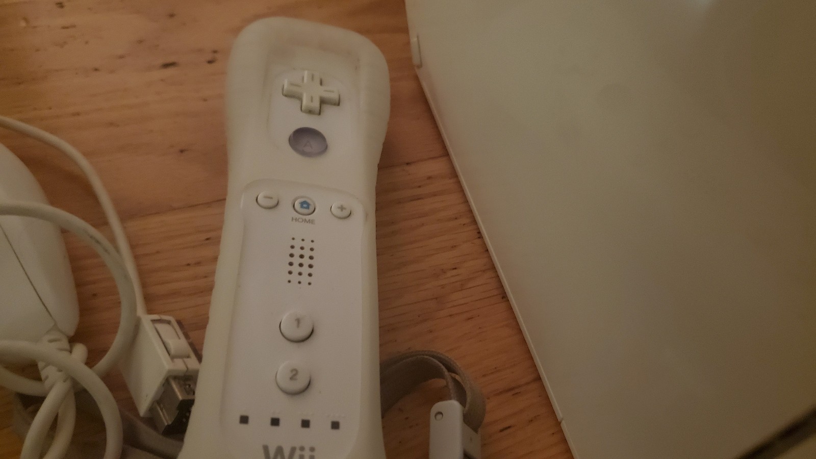 Nintendo Wii with Wii Play included, All cables and Wii Remote with Nunchuk