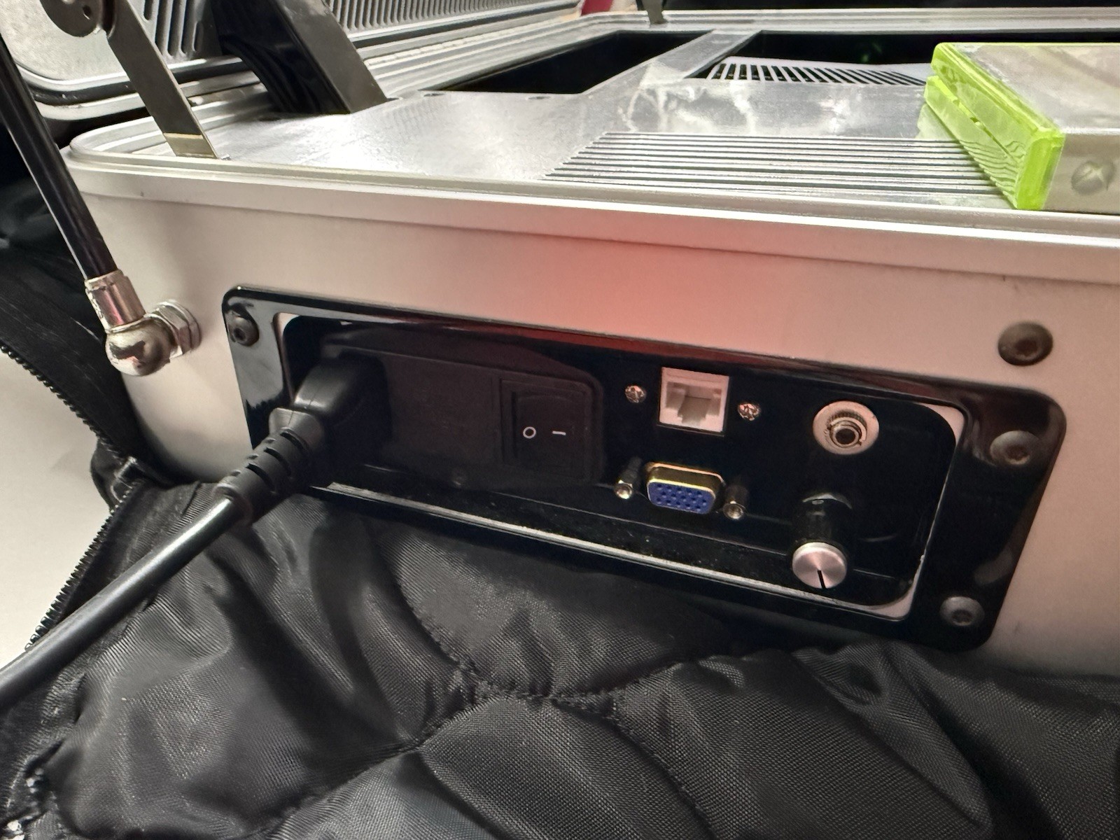 Rare Redbull Promo Travel Microsoft Xbox 360 S 4GB Console – Black Take On Tour