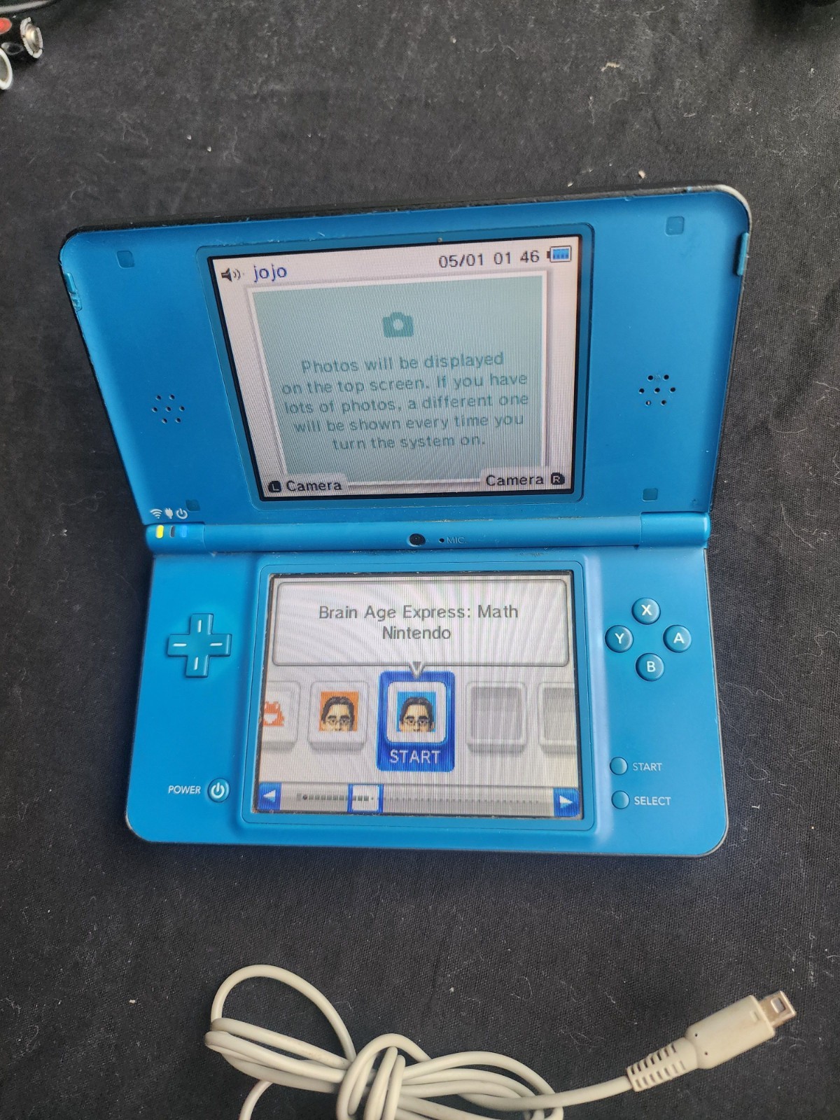 Nintendo DSi XL Handheld Console Midnight Blue Dual Screen with Charger