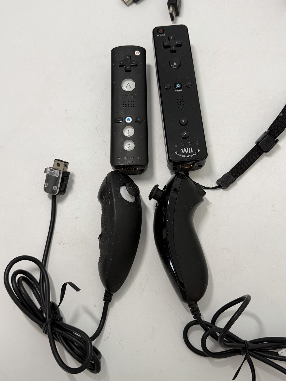 Nintendo Wii RVL-001 Black Bundle w/ 2 Controllers & Mario Kart -Tested- READ