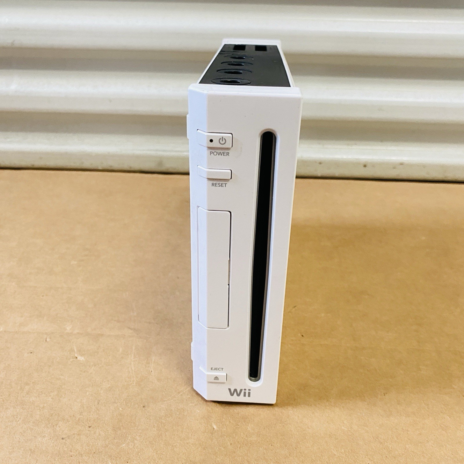 Nintendo Wii RVL-001 (USA) Console and All Cords w/ Sensor Nunchuck & controller