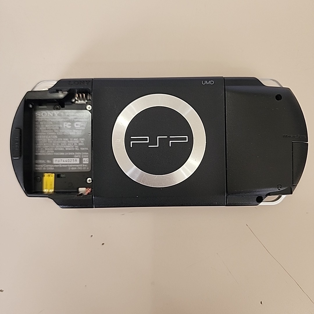 Sony PSP-1001 Bundle, Charger, Battery, Socom 2 Untold Legends Soccer Regoku
