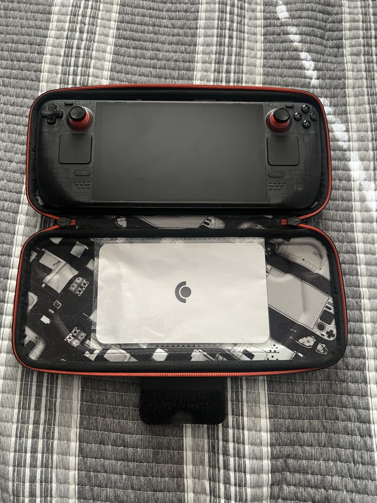 Valve Steam Deck OLED, Limited Edition with official Carrying Case and charger