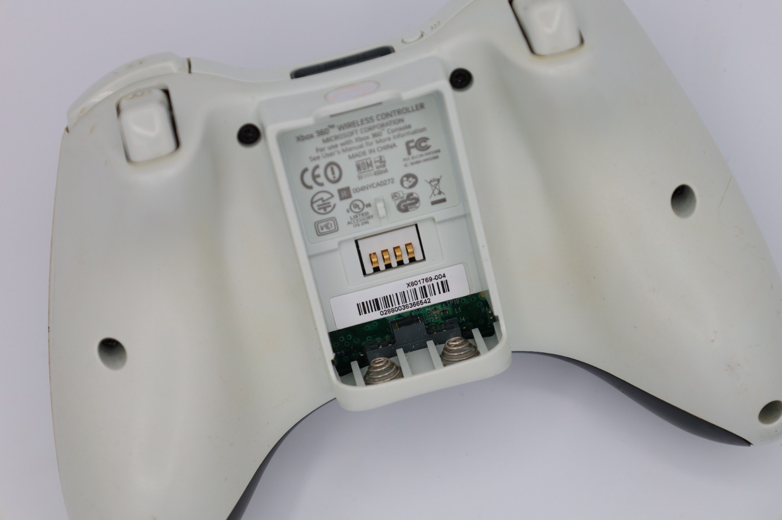 Microsoft Xbox 360 Pro 20GB Console – Matte White