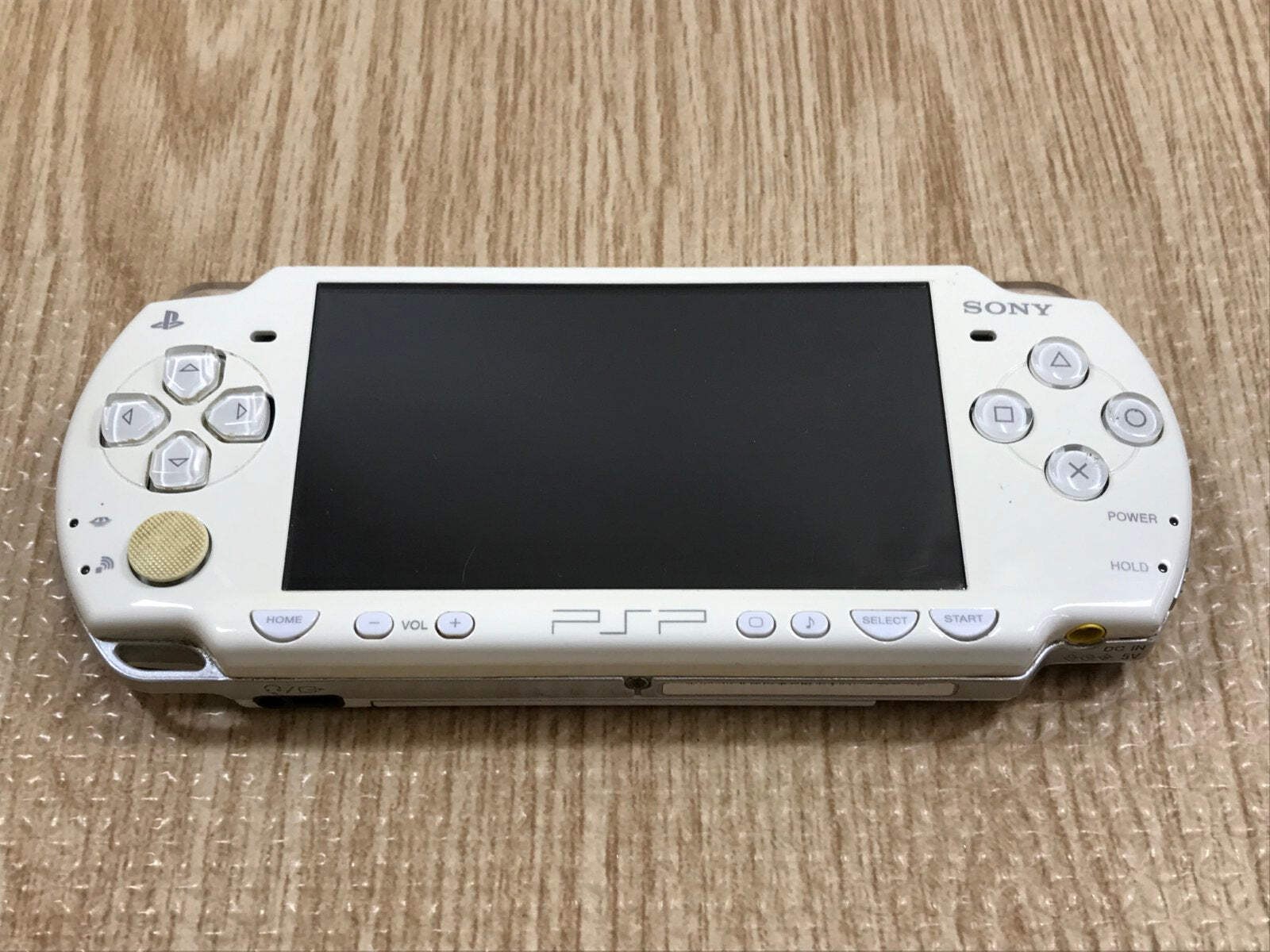 PSP-2000 CERAMIC WHITE Console Japan – With Defects GE1628