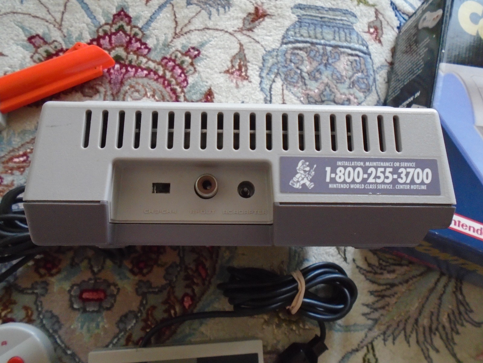 TOP LOADER NES Console NES-101 w/ BOX, controller, cables, nintendo TESTED