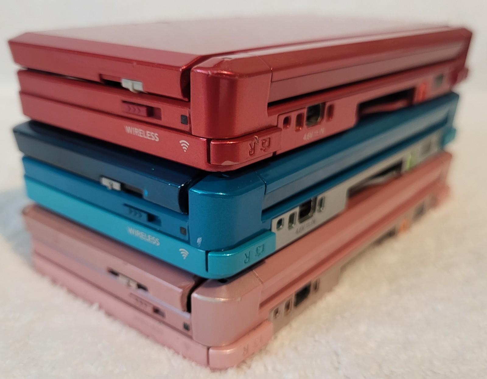 Lot of 3 Nintendo 3DS Console Systems, Pink, Red, Aqua Blue, Tested w/ Chargers