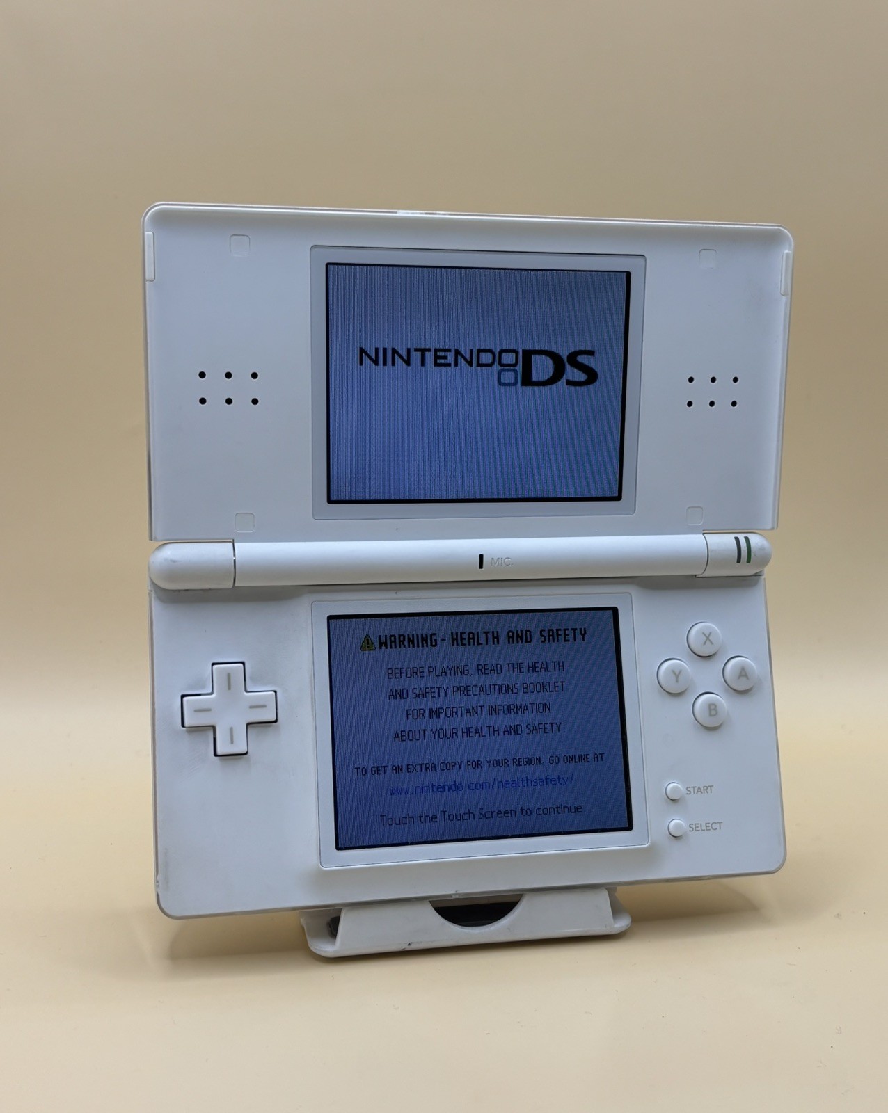 Nintendo DS Lite- White (D7) READ DESCRIPTION