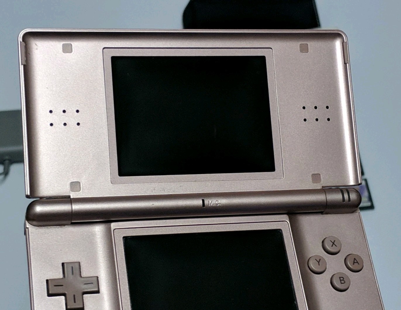 Nintendo DS Lite Console Metallic Rose Pink w/ Games SUPER CLEAN LIGHTLY USED