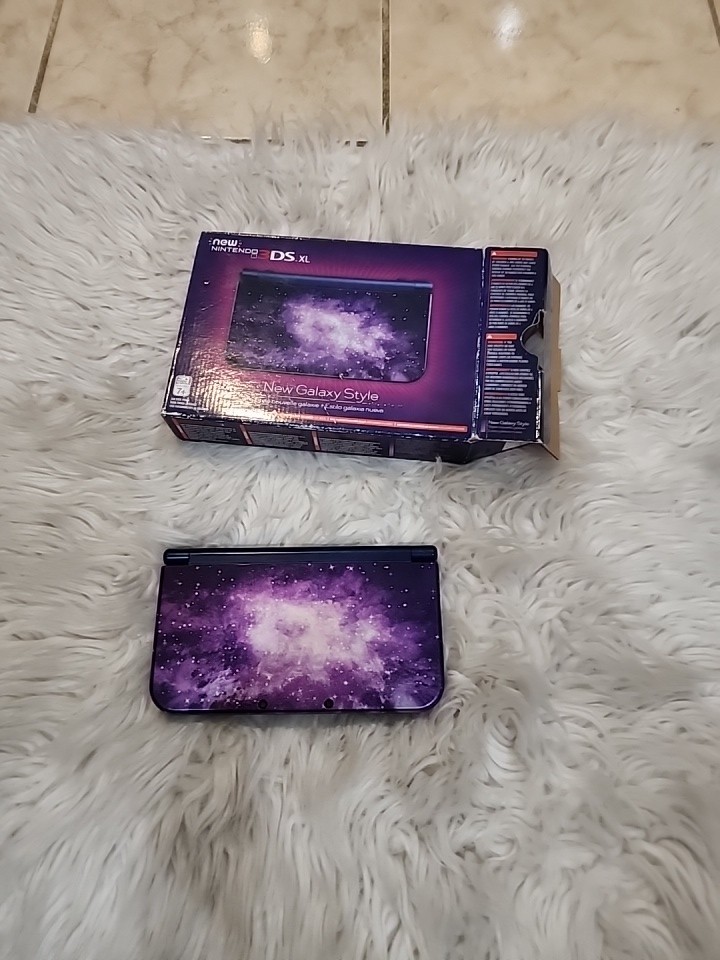 New Nintendo 3DS XL Galaxy Edition Handheld System w/ box and charger