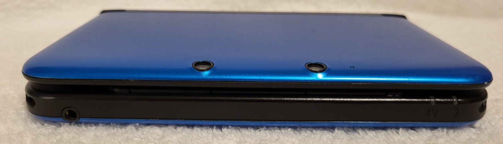 Nintendo 3DS XL Blue & Black Handheld Console System w/ Charger, Stylus, SD Card