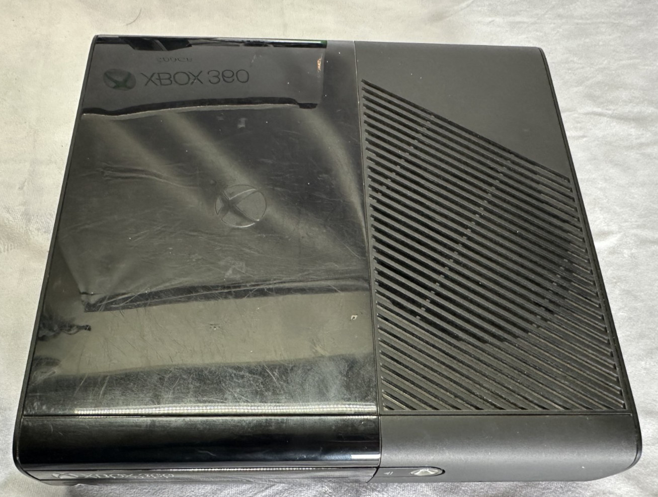 Microsoft Xbox 360 E 500GB Console & Box – USED/WORKS
