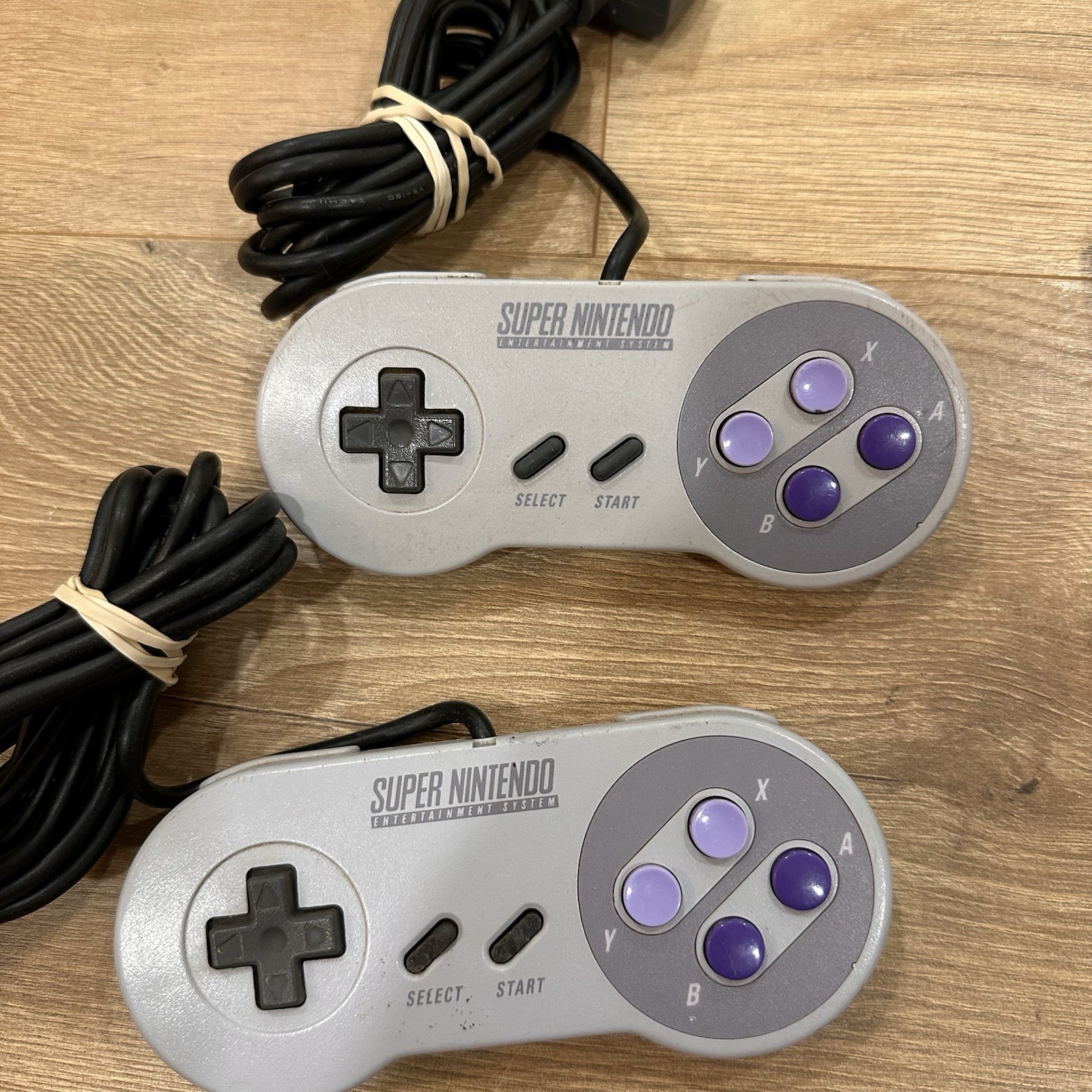 Super Nintendo SNES Console With 2 Controller And 2 Games SNS-001 TESTED