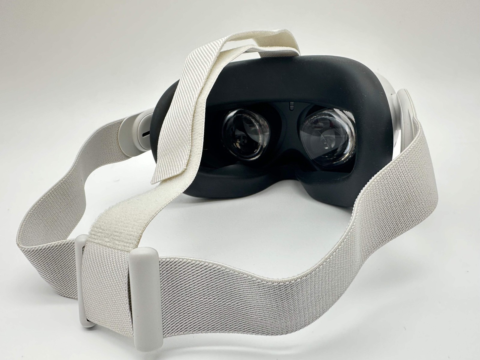 Meta Quest 2 KW49CM VR Headset 128GB White Used With Box