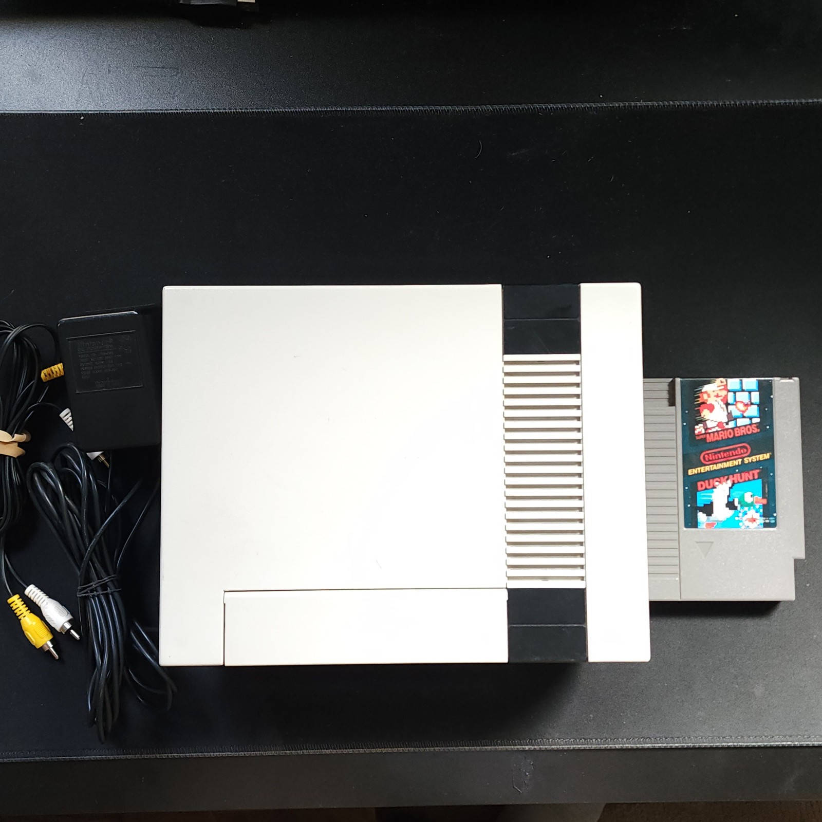 Nintendo Entertainment System NES TESTED Console, Game, AV and Power Adapter