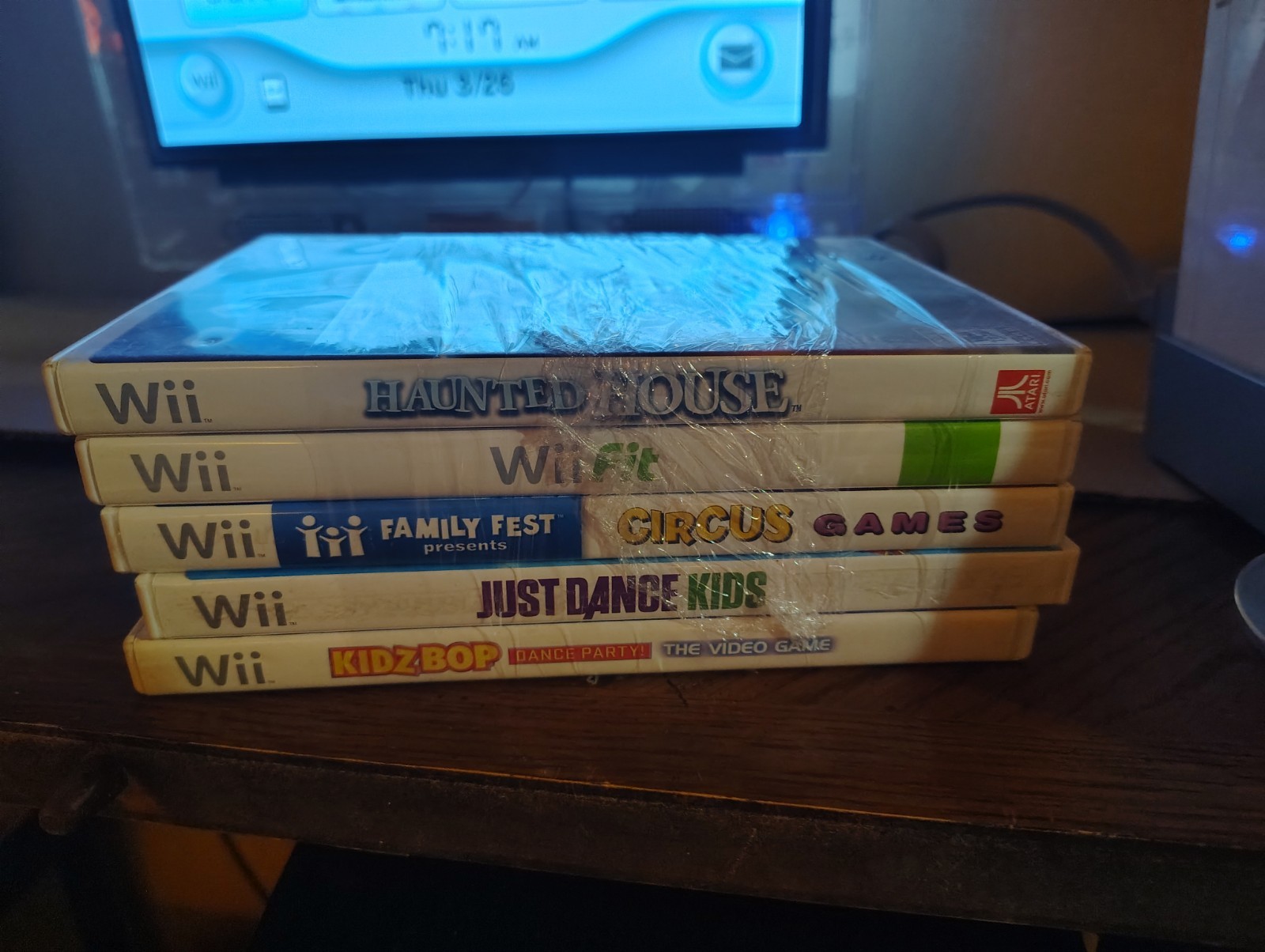 Nintendo RVL-001 Wii Console, 5 Games, 2 Controllers, 2 Nunchuck Tv Not Included