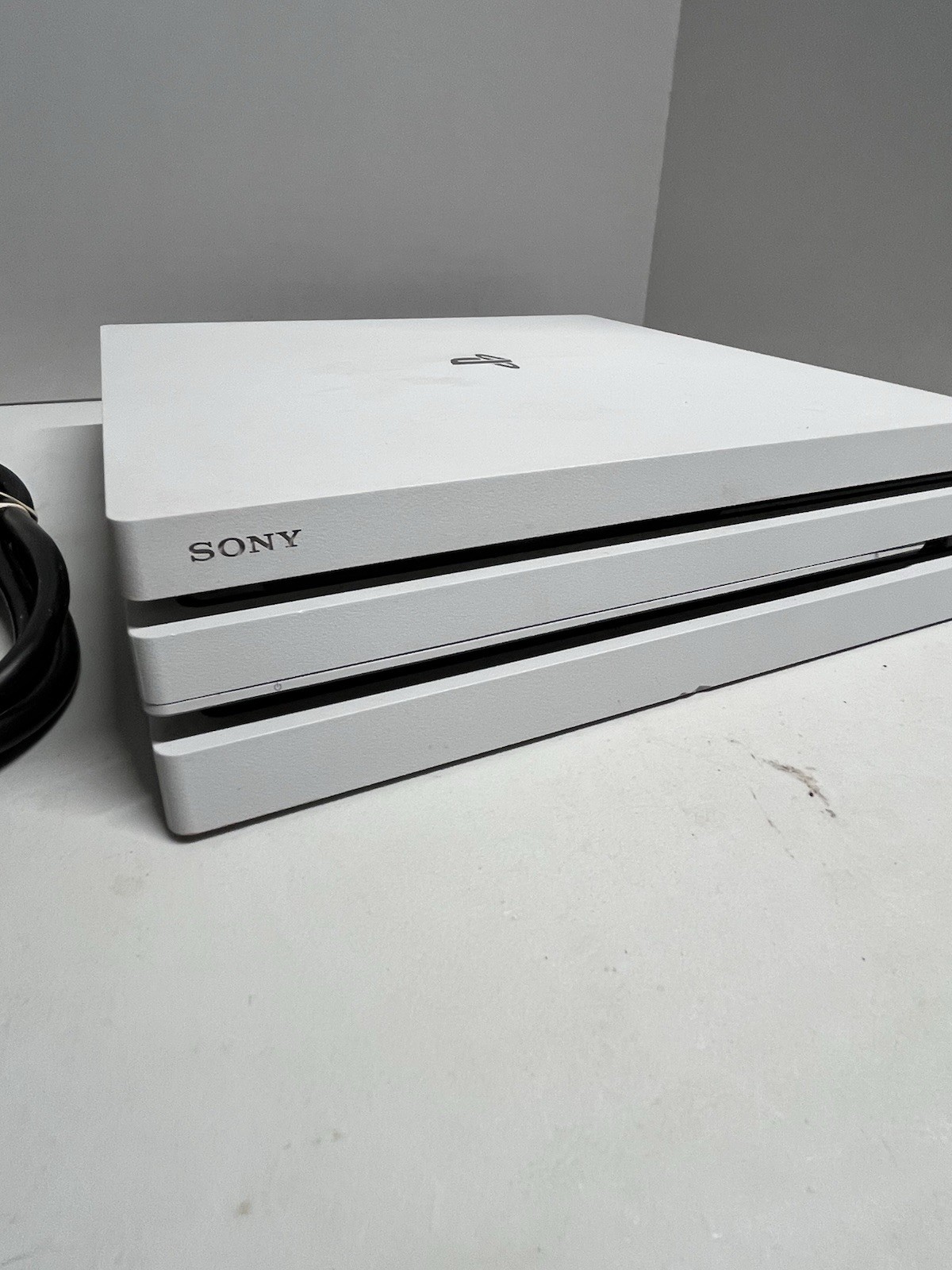 Sony PlayStation 4 Pro 1TB Video Game Console – Glacier White – Tested Working
