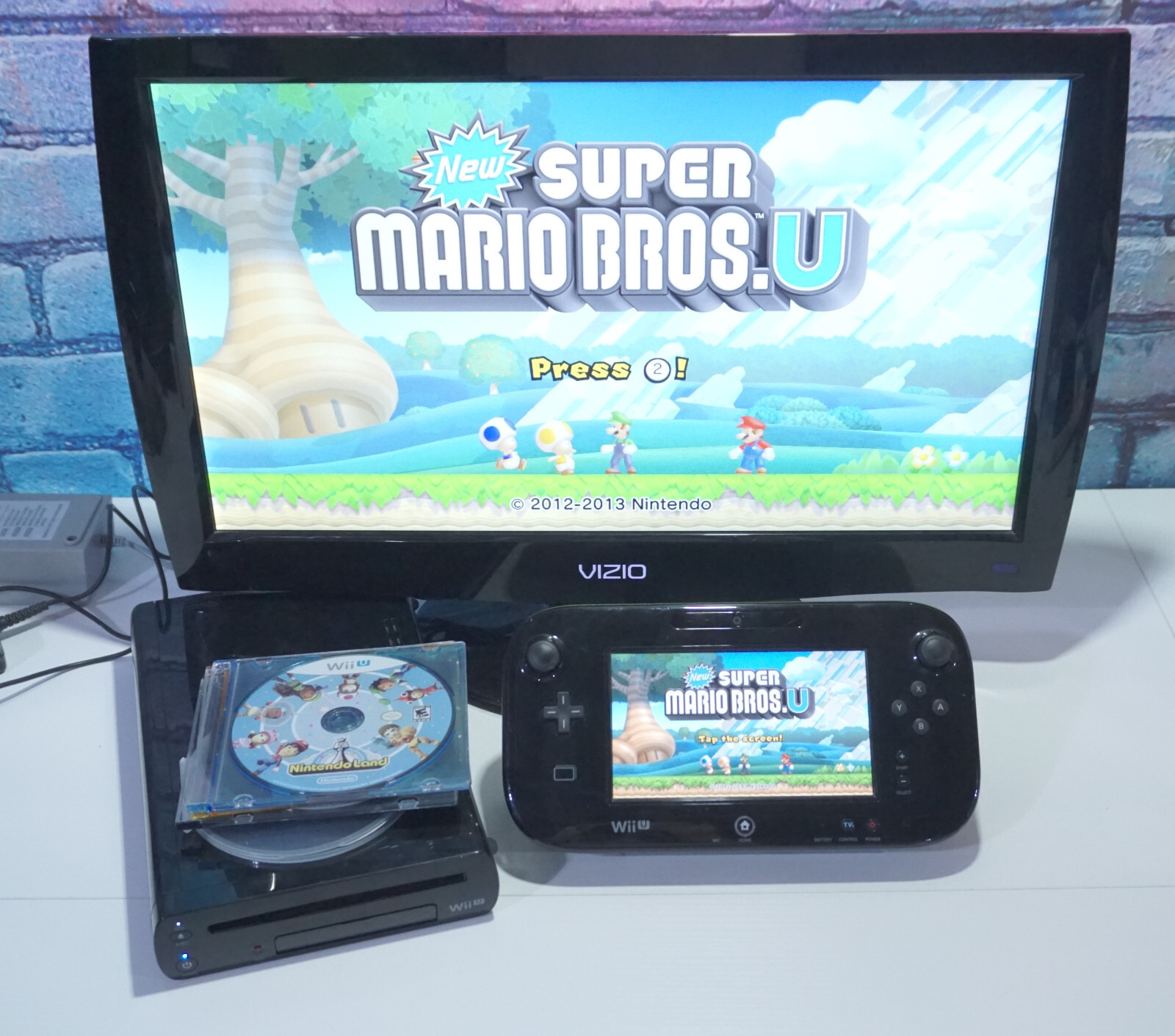 Nintendo Wii U 32GB Black Deluxe Console WUP-101(02) with Gamepad and 10 Games