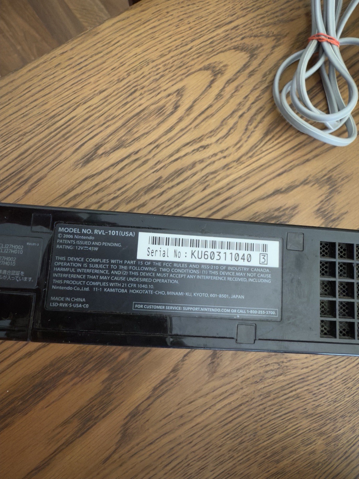 Nintendo Wii (RVL-101) Console Bundle with OEM Cables Black Powers On
