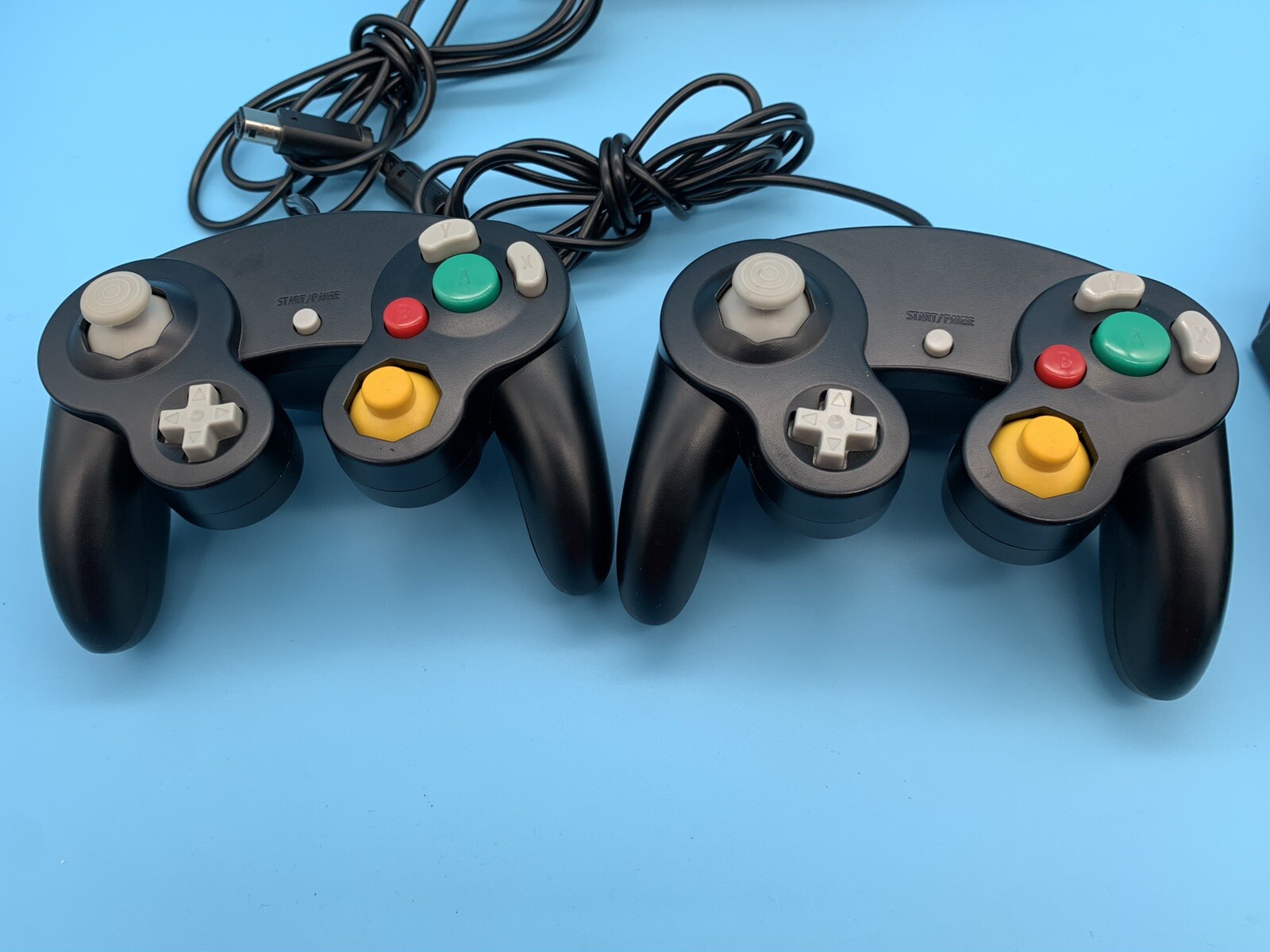 Nintendo GameCube DOL-101 Gaming Console W/ 2 Controller Bundle read description