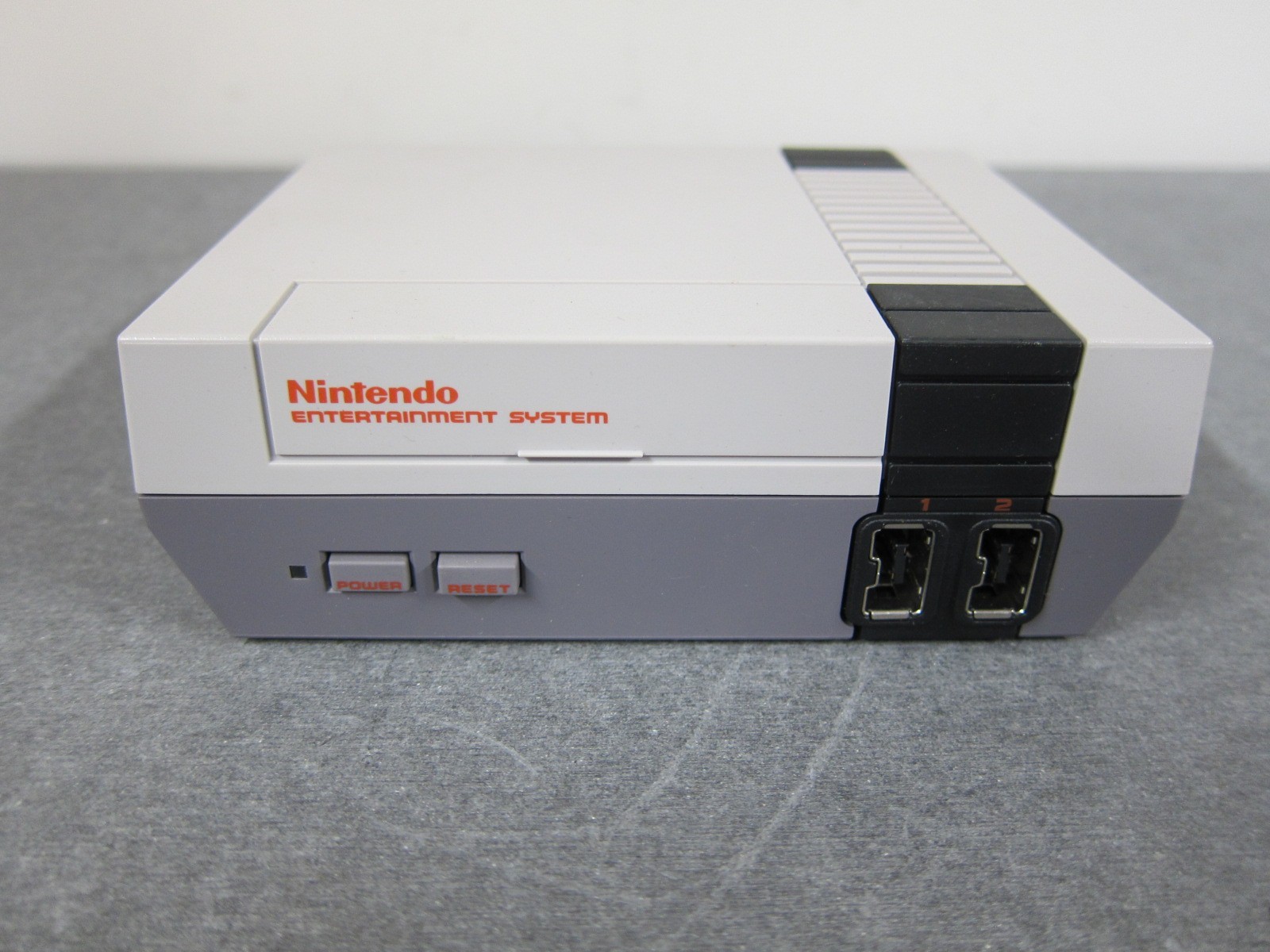 Nintendo NES Classic Mini Console CLV-001 w/ Controller & Power Adapter