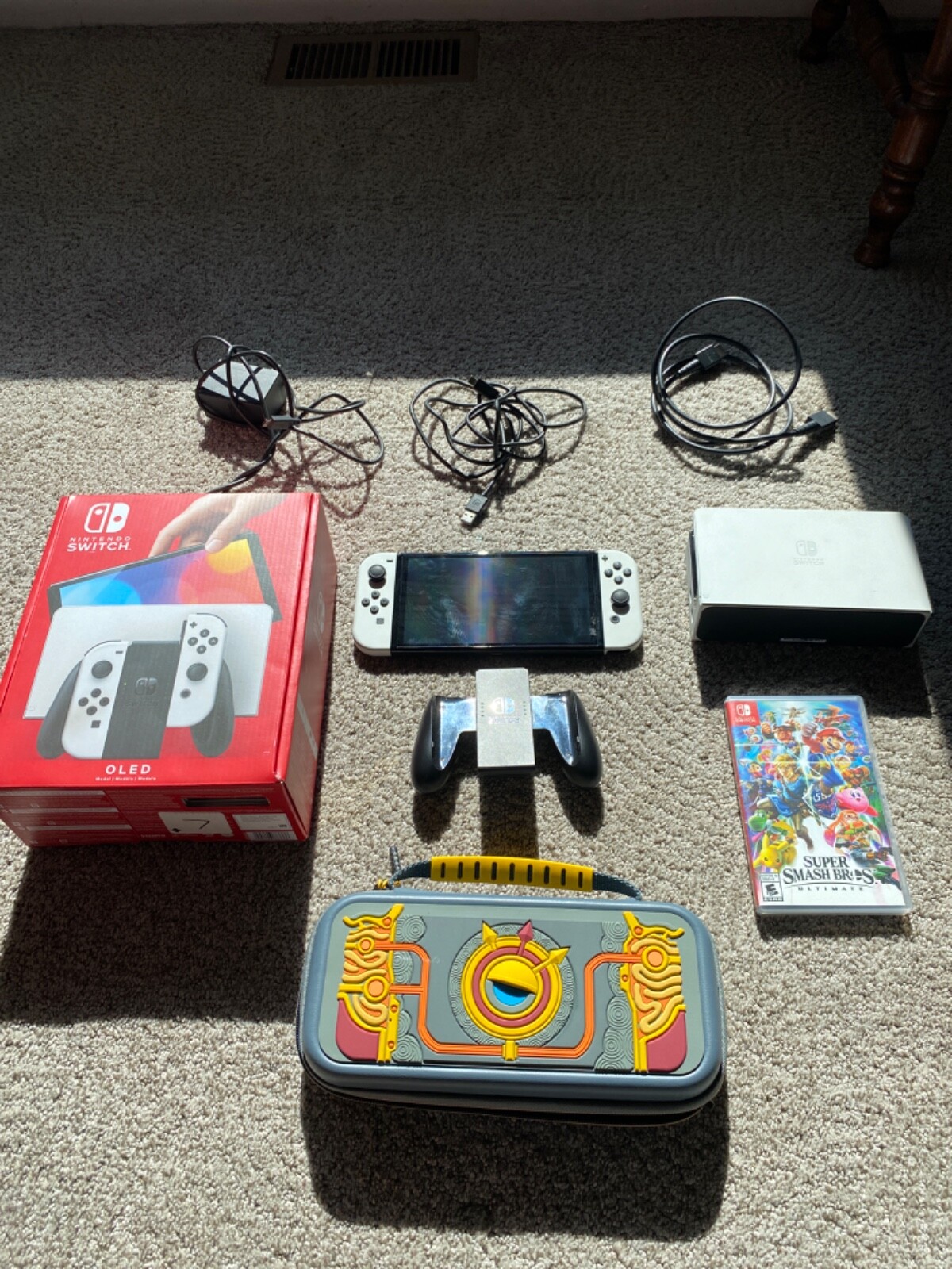 Nintendo Switch OLED HEG-001 64GB Handheld Console Bundle – White