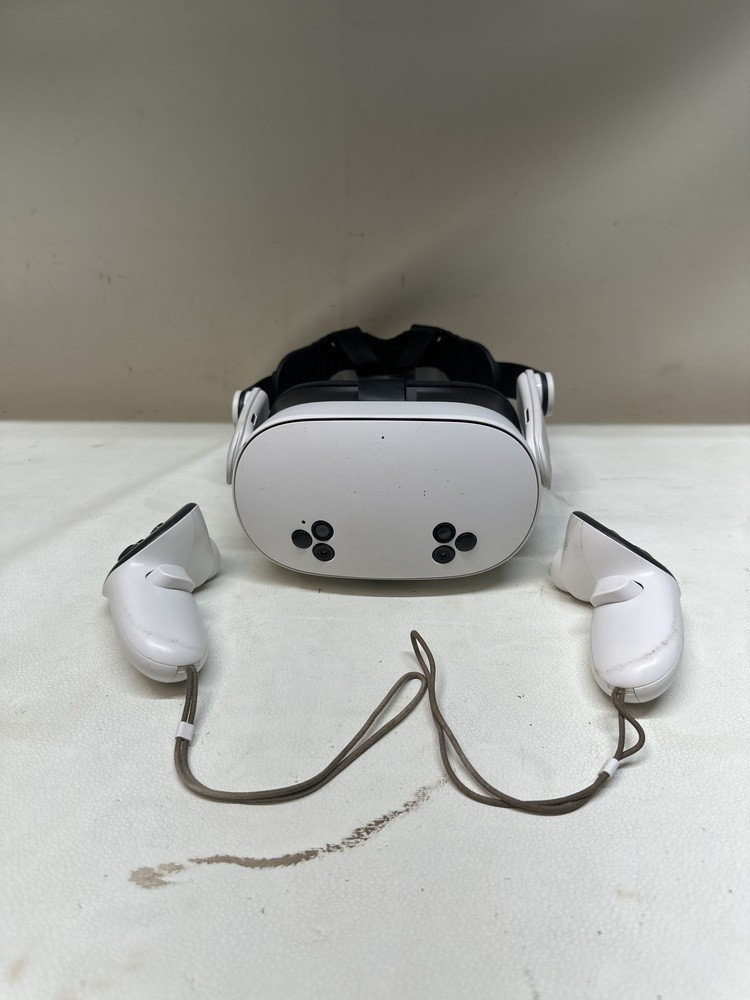 META QUEST 3S P97 VR HEADSET WITH AFTER MARKET HEAD STRAP WITH BATTERY