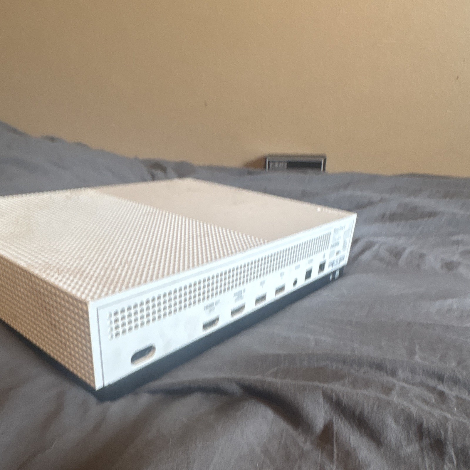 Microsoft Xbox One S 500GB White 4K UHD Console HDMI Wi-Fi Region Free