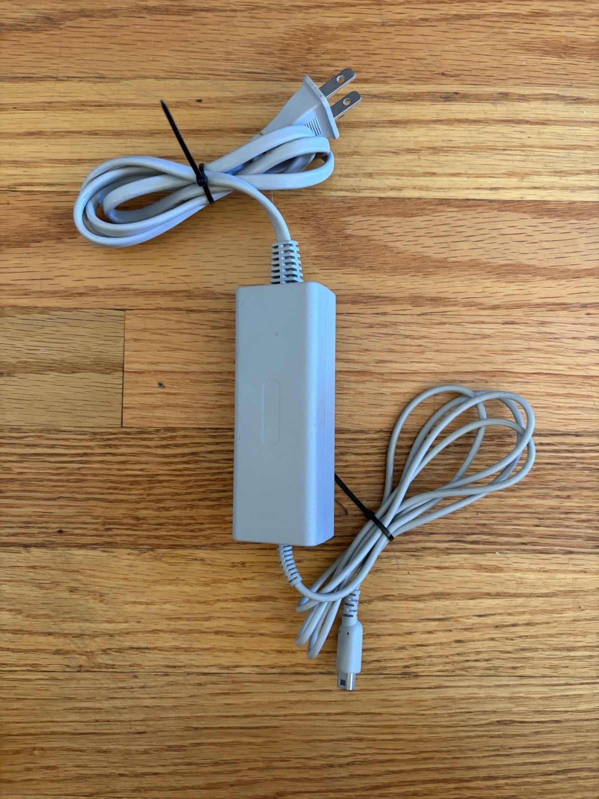 Nintendo Wii U 8GB – Full OEM Nintendo Set + Deca Sports Game #3