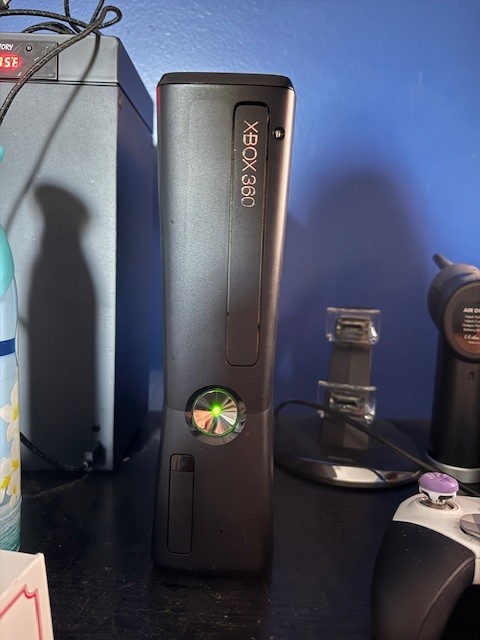 Microsoft Xbox 360 250GB Matte Black Console W/ controllers & games *READ*