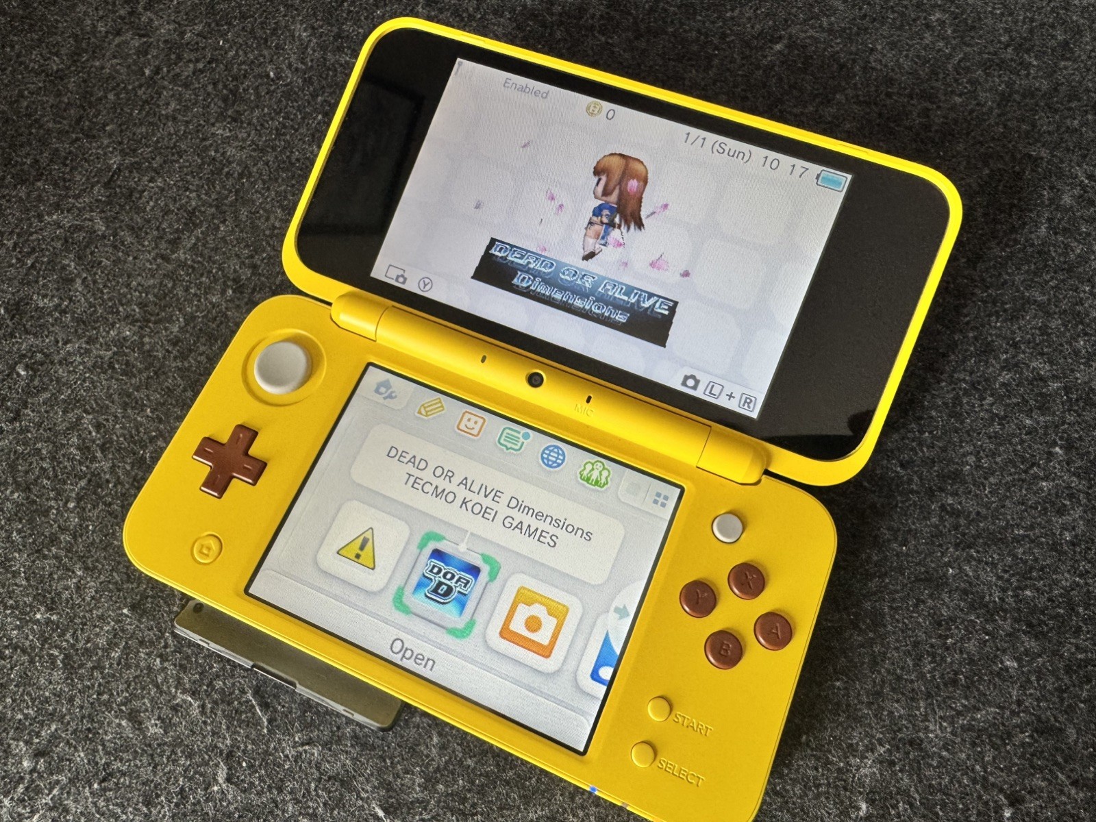 Nintendo New 2DS XL Pikachu Edition US Model W Charger Stylus