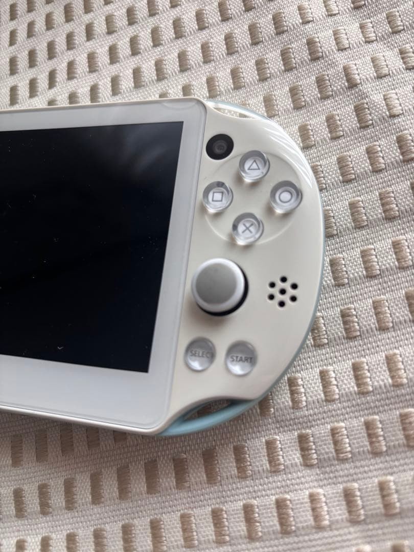 [Excellent] PS Vita PCH-2000 ZA14 Light Blue / White Sony Playstation Boxed