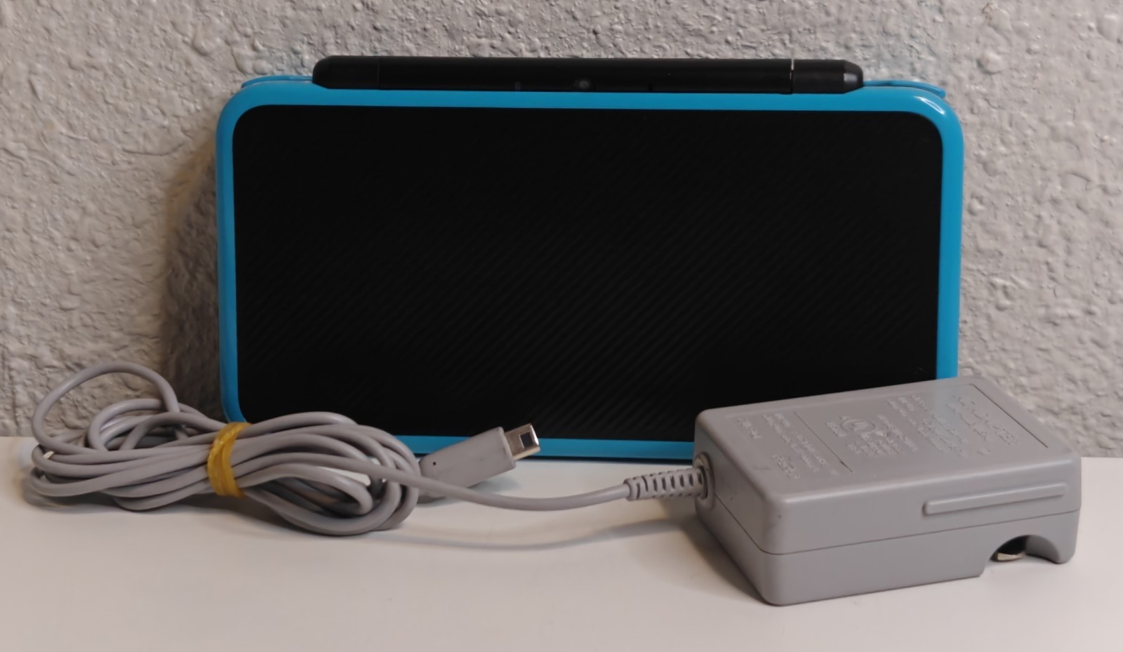 New Nintendo 2DS XL Turquoise/Black W/ Charger & Stylus; Loaded With Games