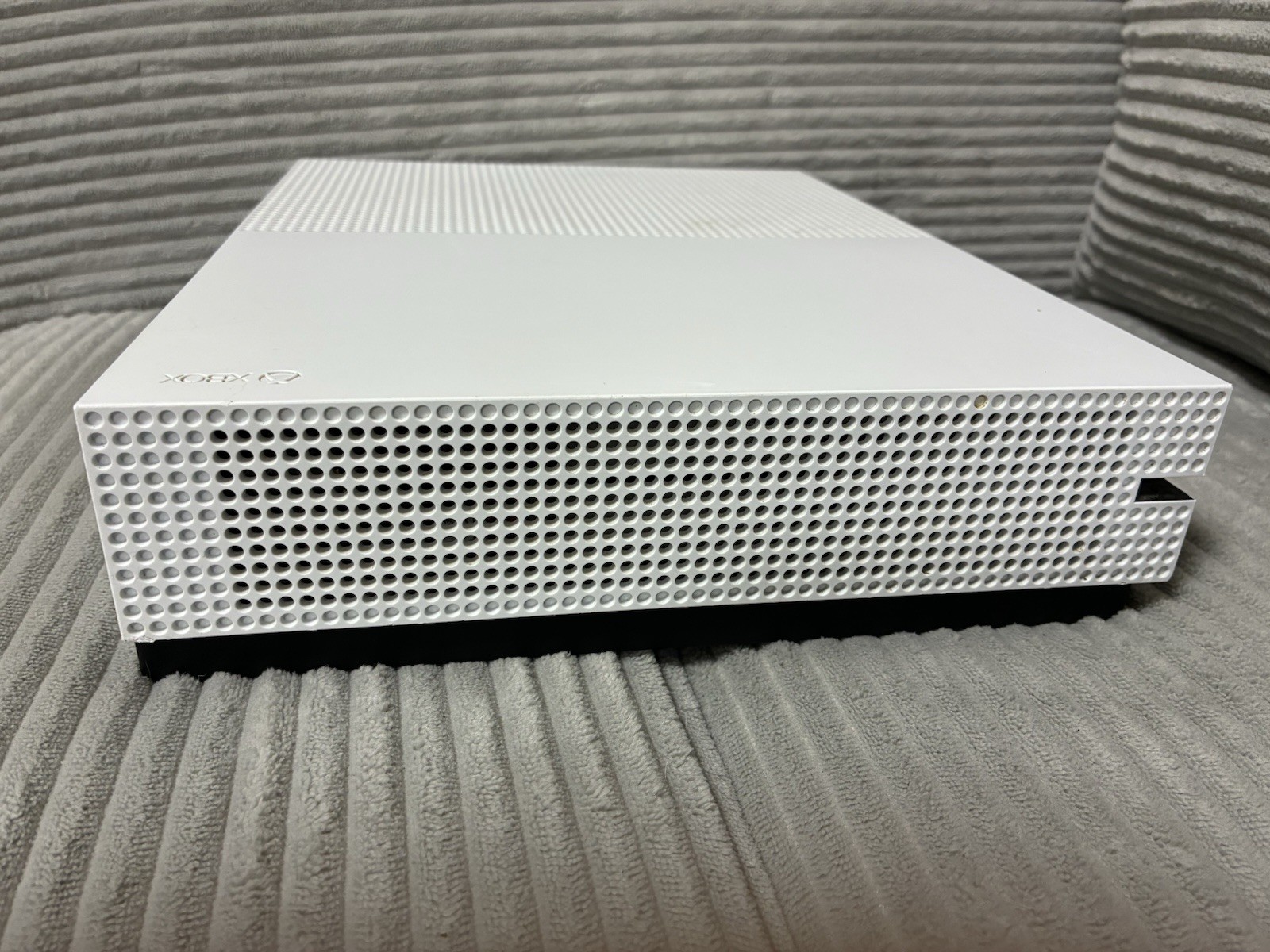 Xbox One S 1TB Console – White (XBS1TB)