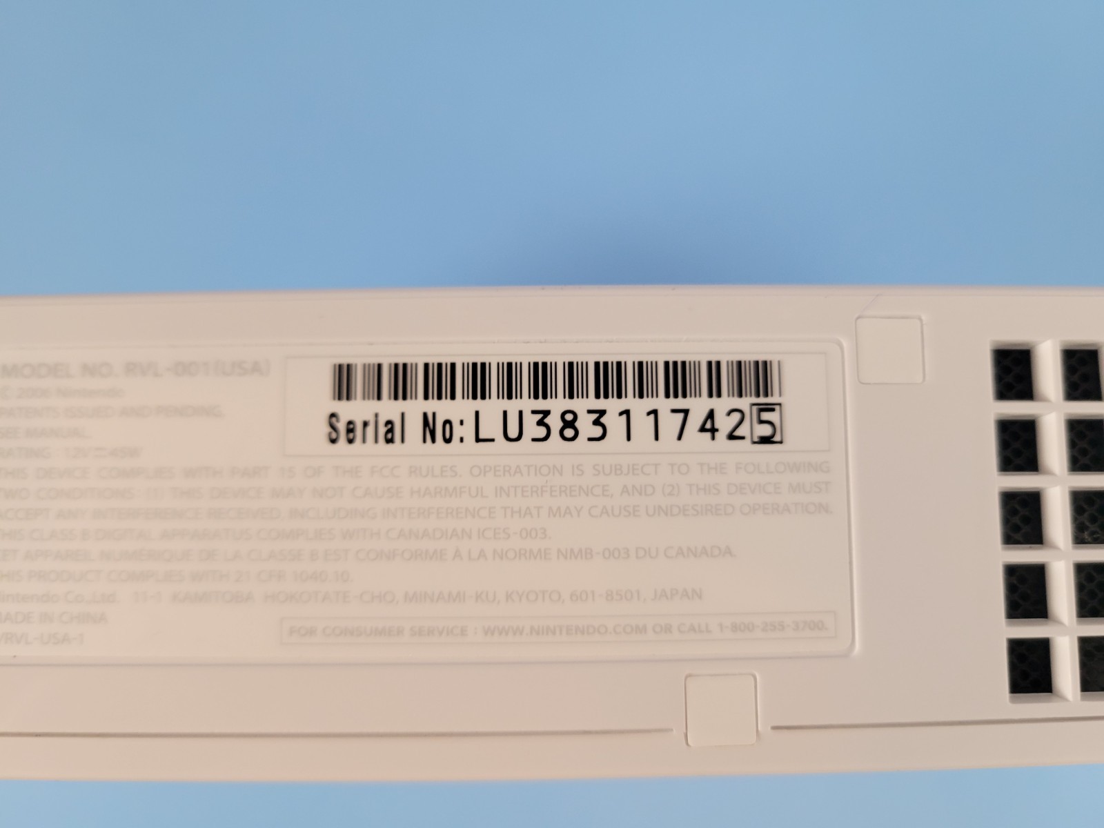 Nintendo Wii RVL-001 White Console Bundle with all Cords