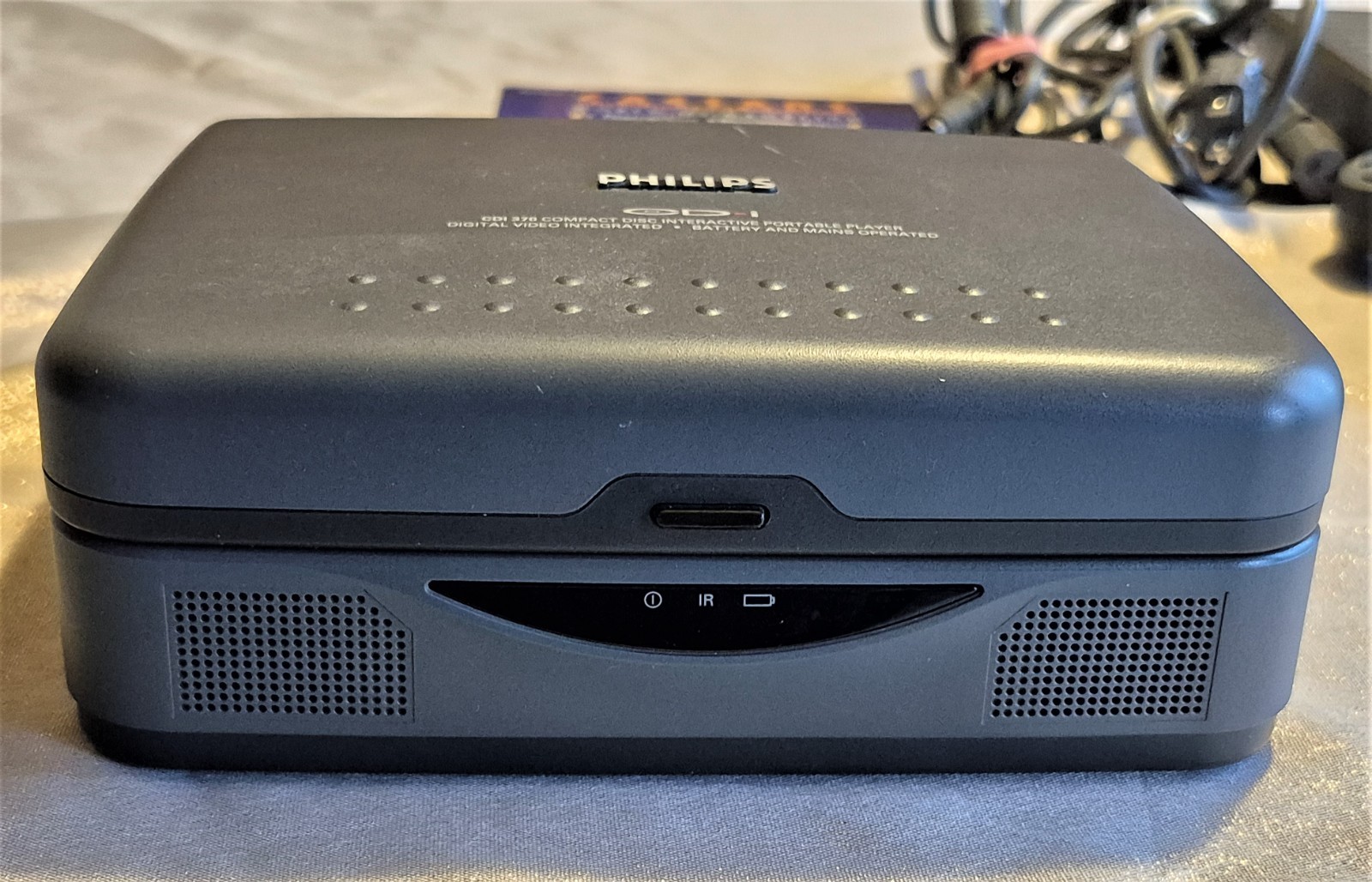 Philips 370 CDi Player Retro Console Nice Handheld Tested w/ Game Included VIDEO