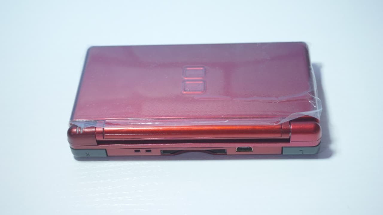 Nintendo DS Lite Full Crimson Red Handheld Gaming System with Charger & Stylus